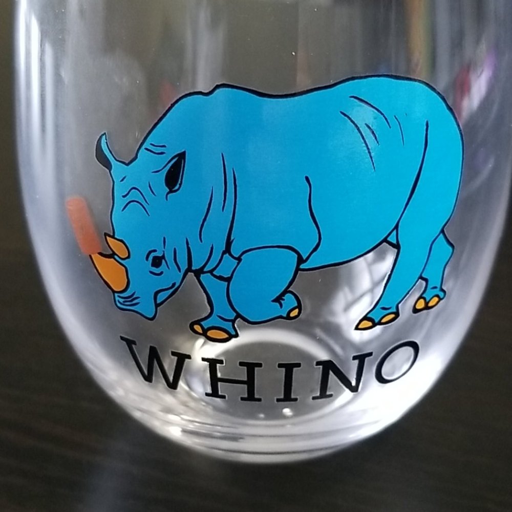 Set of 4 whino wine glasses